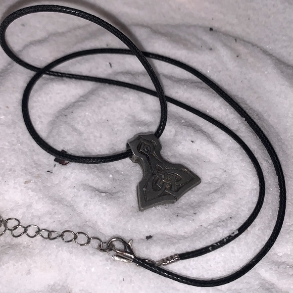 Thor’s Hammer Viking Pendant Necklace - Picture 5 of 8
